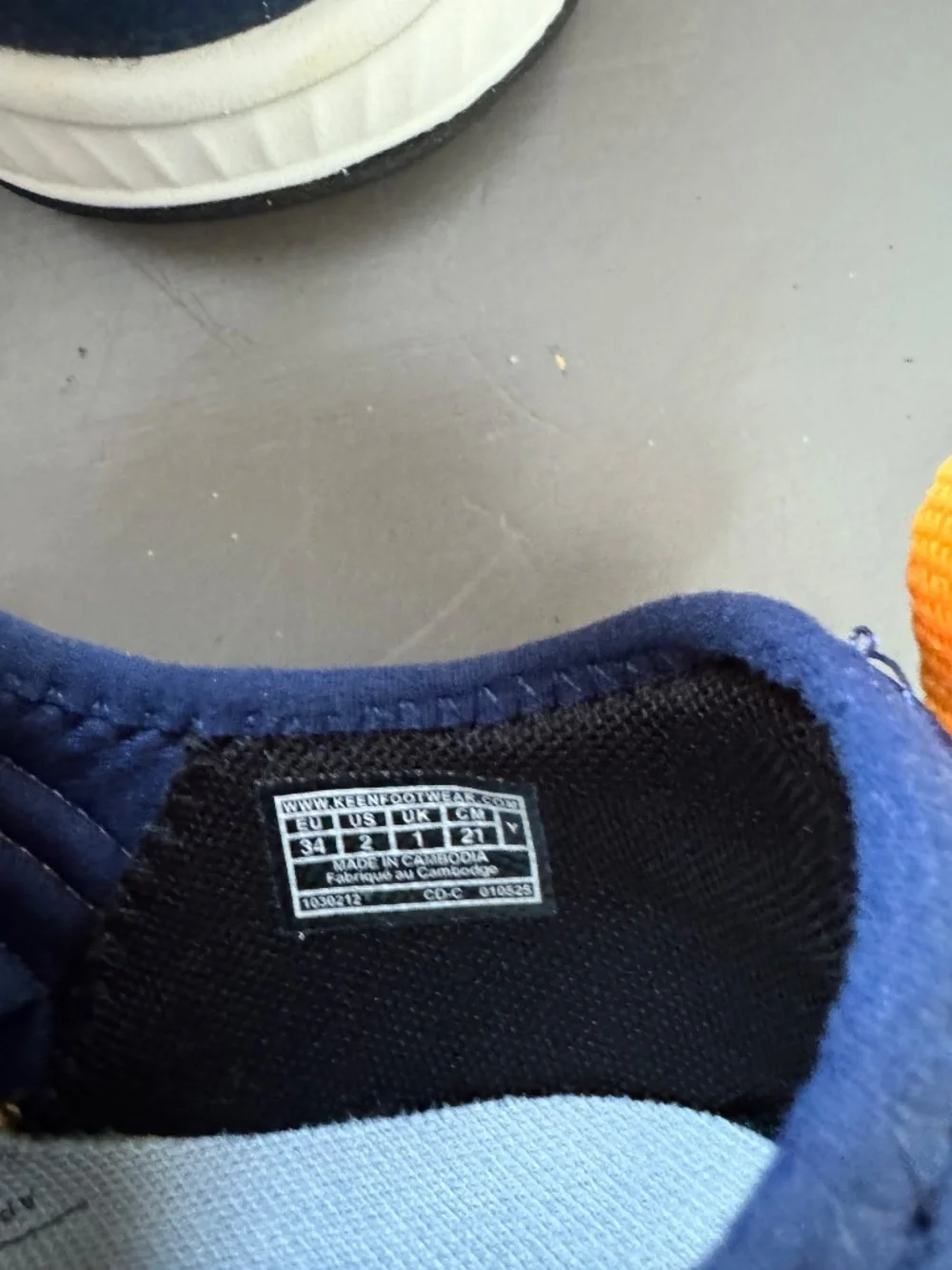 Keen Motozoa Sandals/Shoes Big Kids Size 2